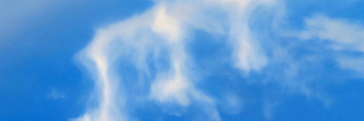 Wolken malen Noten an den Himmel